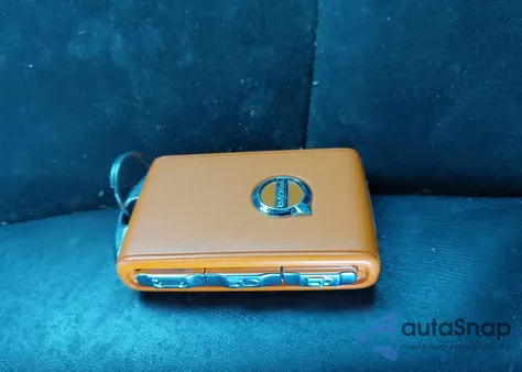 2022 Volvo Xc40 T5 R-Design from USA, damaged, VIN YV4162UM2N2665177